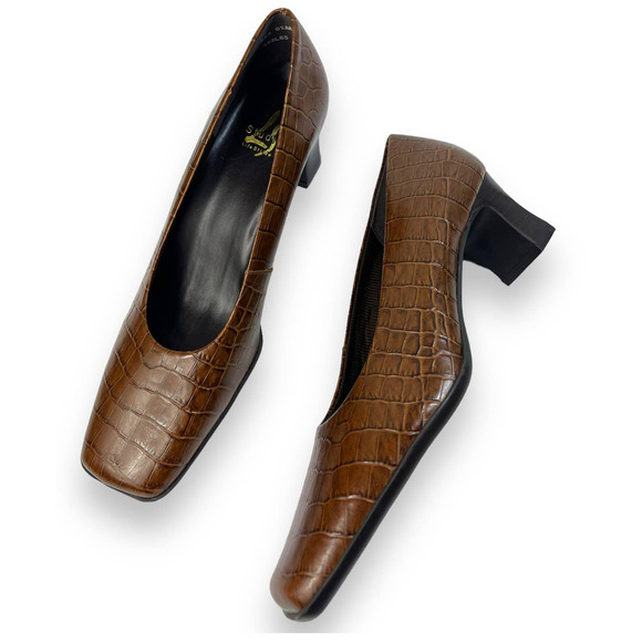 LifeStride Studio Croc Leather Embossed Heels Pumps | 6.5 Brown - Picture 2 of 9